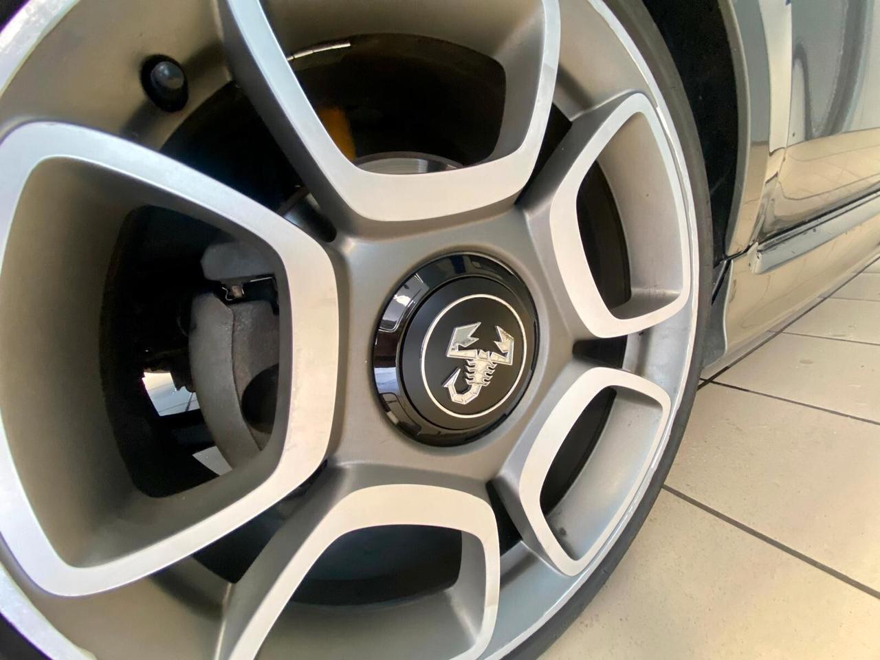 Abarth 595 1.4 Turbo T-Jet 165 CV Turismo