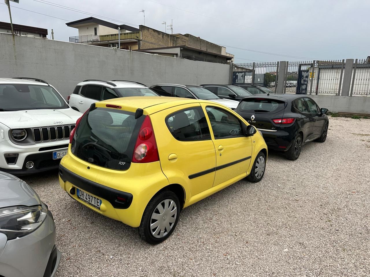 Peugeot 107 1.0 68CV Km 120.000 x neopatentati