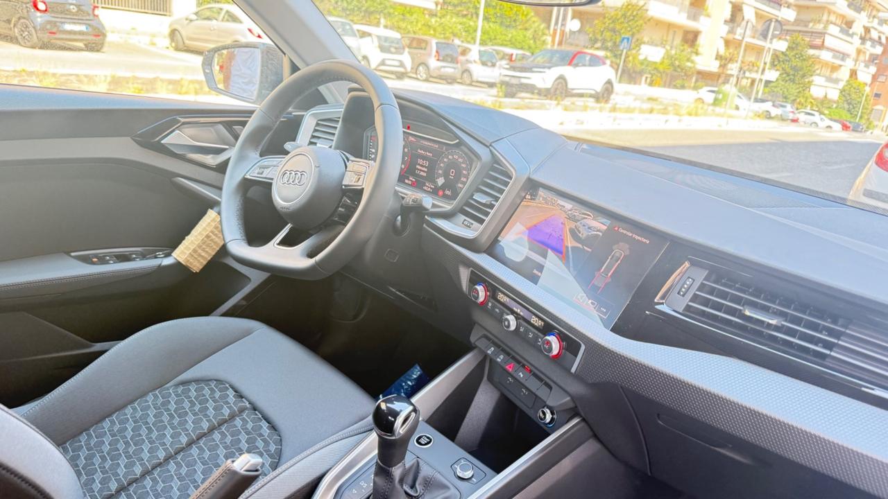 Audi A1 SPB 30 TFSI S tronic line edition LED NAVI KAMERA COCKPIT PDC BLUETOOTH CERCHI 17