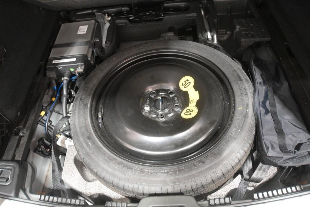 VOLVO XC60 2.0D 197CV B4 (D) AUTOMATIC CORE ( FARI LED - COCKPIT - CRUISE - NAVI - PDC - TELECAMERA POST. - CERCHI 18 )