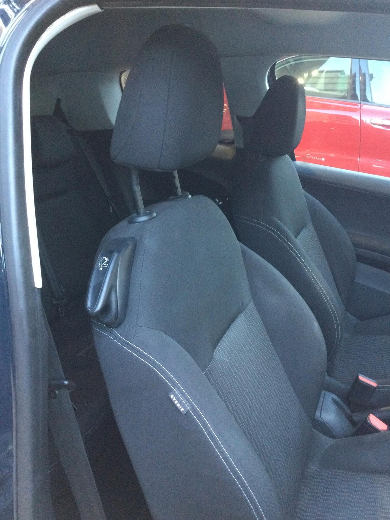 Peugeot 208 PureTech 82 3 porte Allure