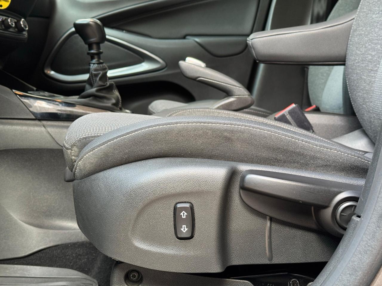 Opel Crossland 1.2 Elegance 130 cv