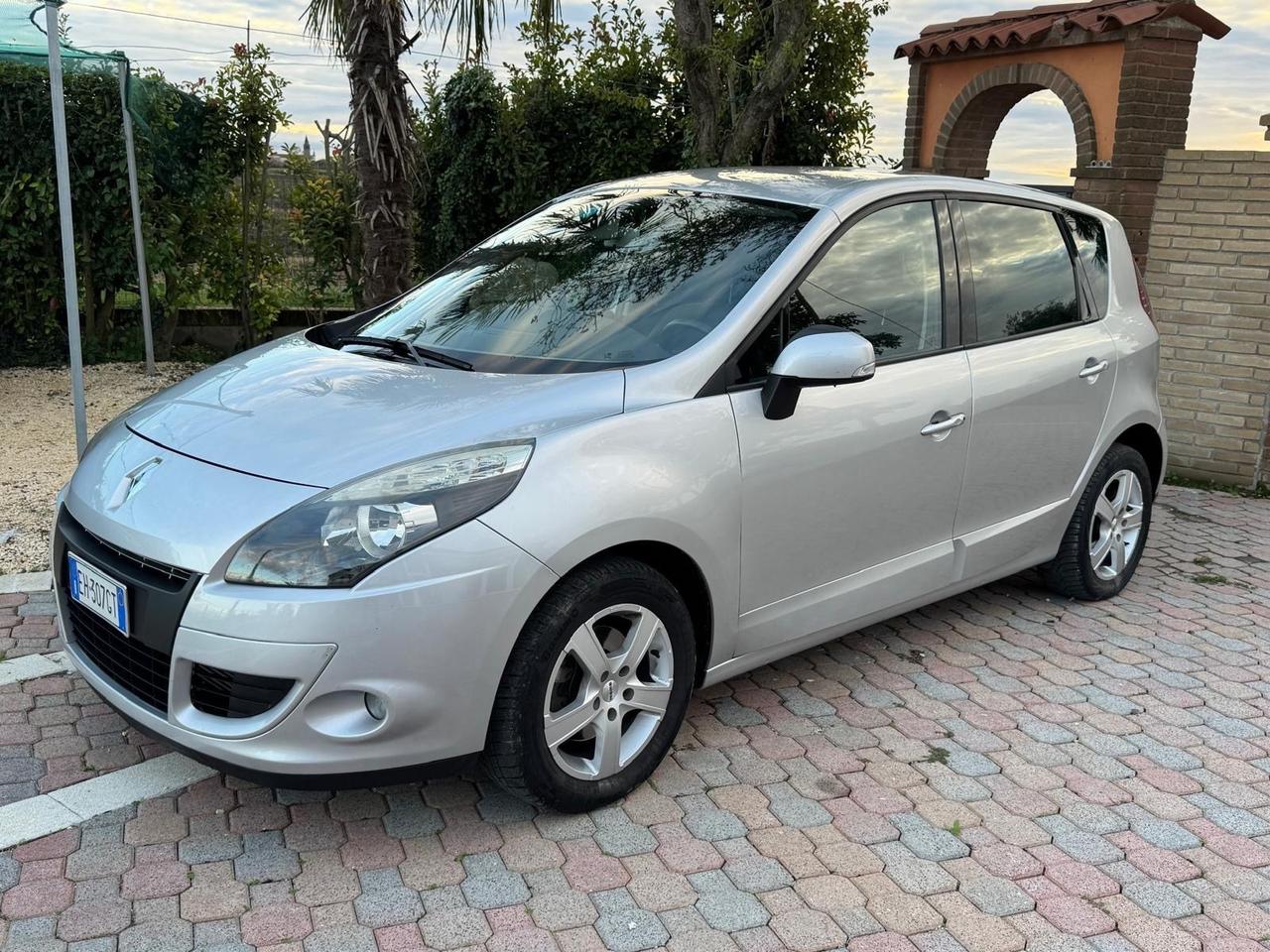 Renault Scenic Scénic X-Mod 1.5 dCi 110CV EDC Luxe