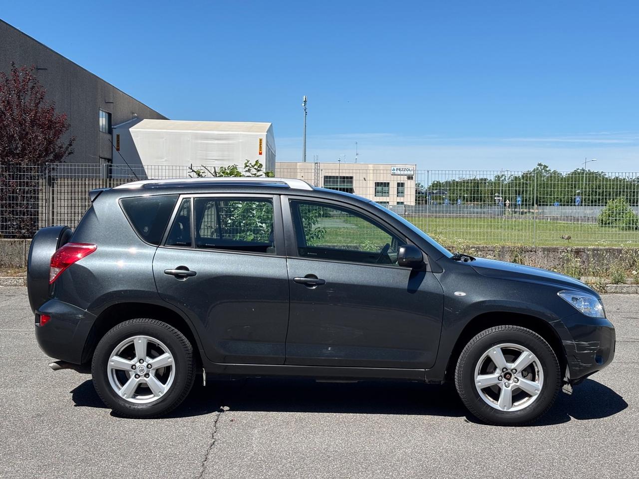 Toyota RAV4 2.0 Luxury, UNI PRO, GARANZIA