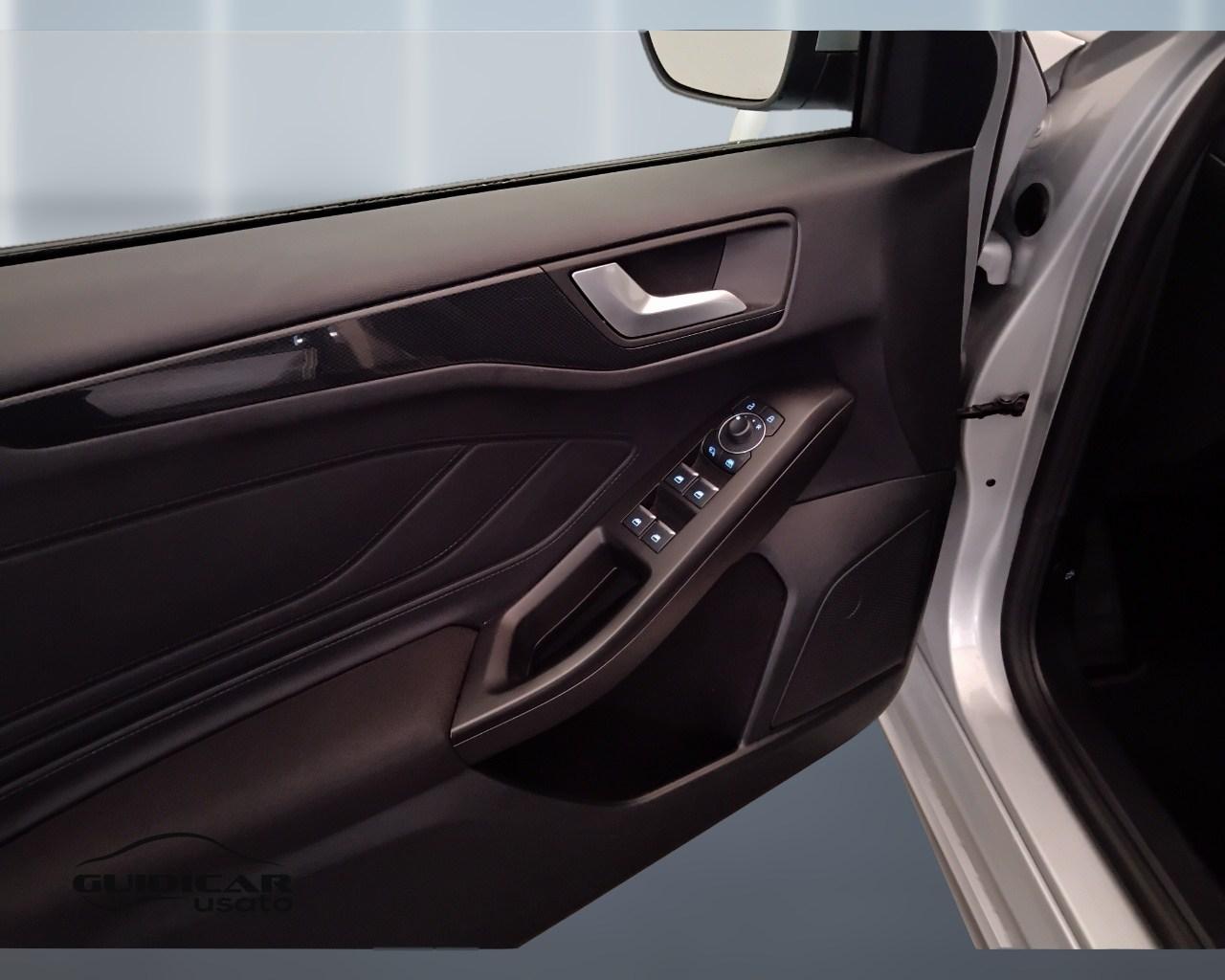 FORD Focus V 2022 - Focus 1.0t ecoboost h ST-Line 155cv powershift