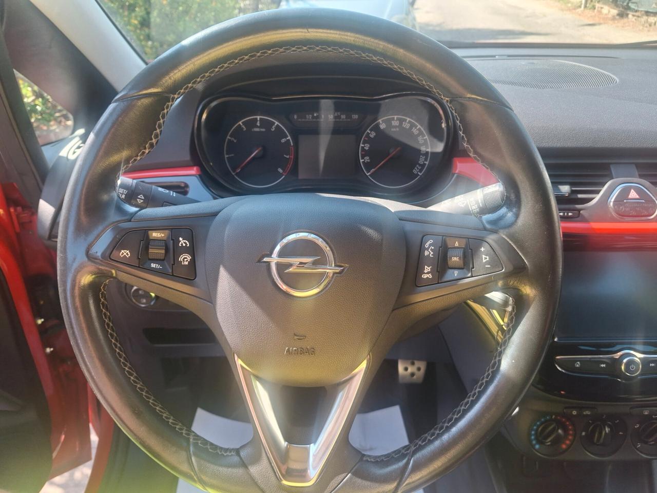 Opel Corsa 1.4 90CV GPL Tech 5 porte b-Color Neopatentati