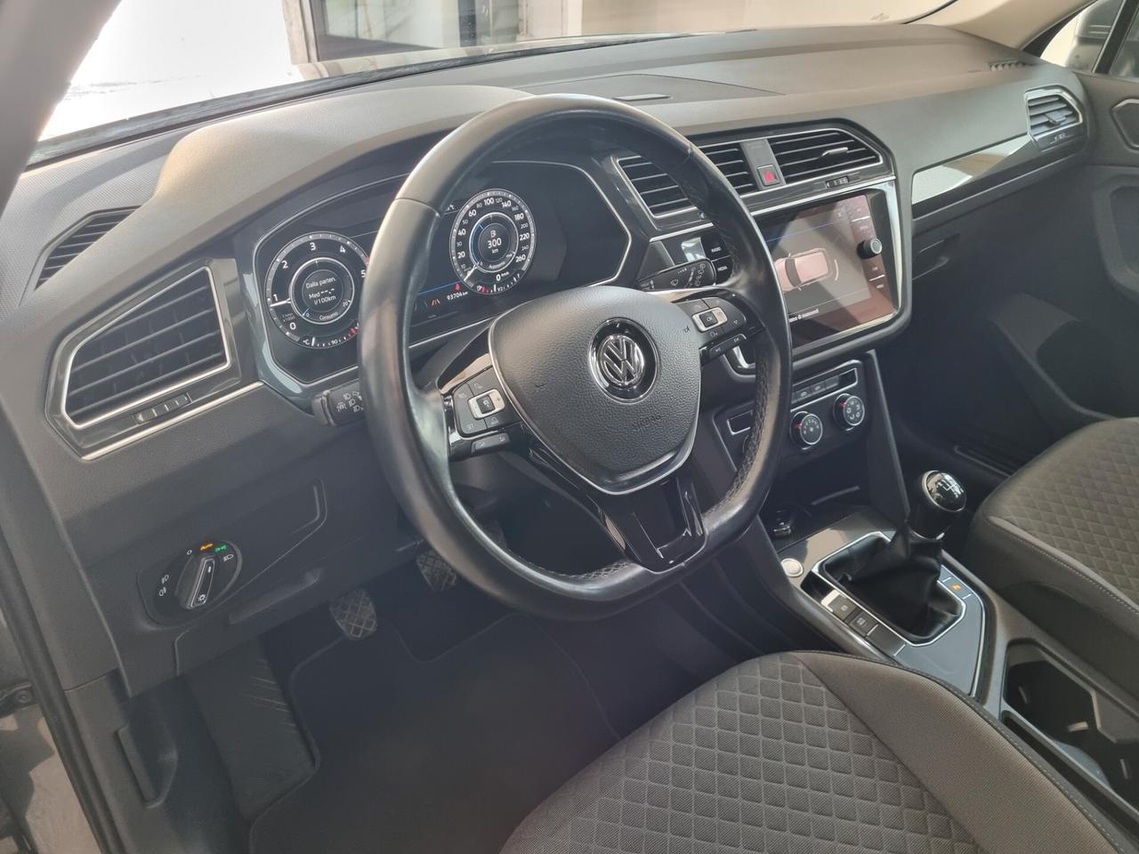 Volkswagen Tiguan 1.6 TDI SCR R-Line, VIRTUAL COCKPIT, KEYLESS