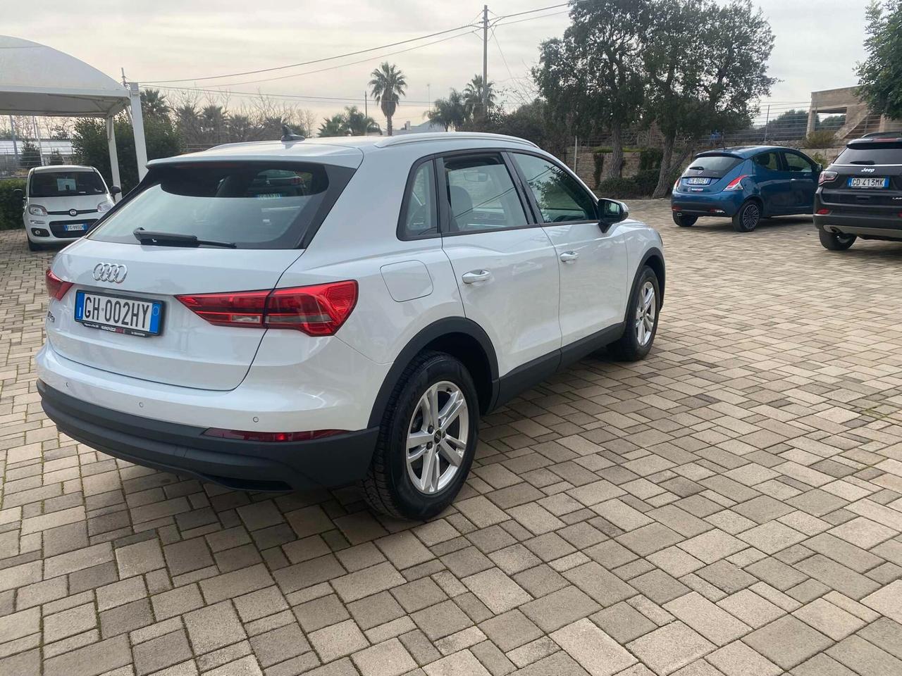 Audi Q3 35 TDI S tronic Business