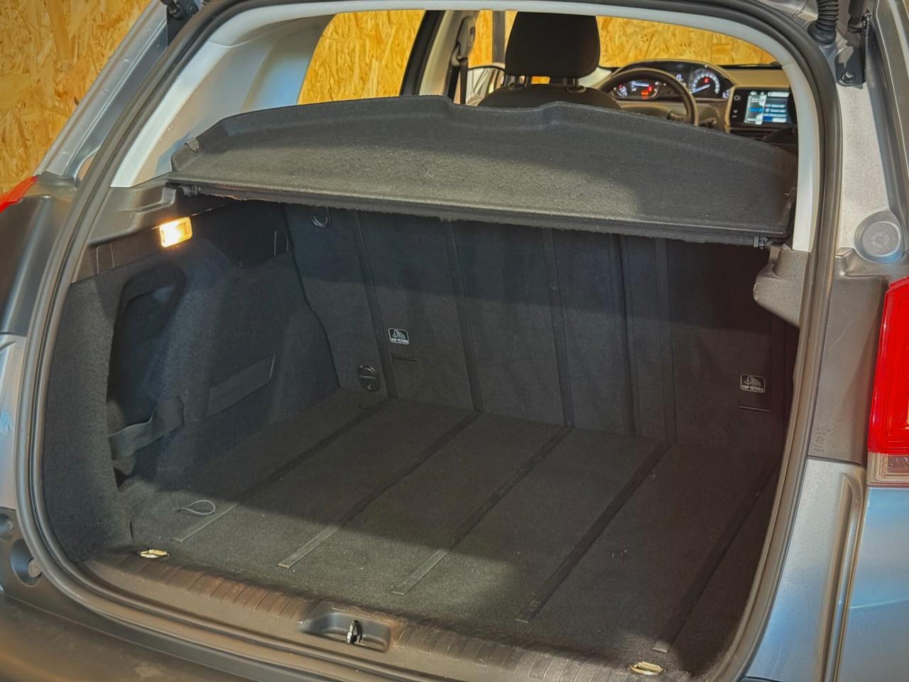 Peugeot 2008 1.2 VTi 82CV Active - NEOPATENTATI