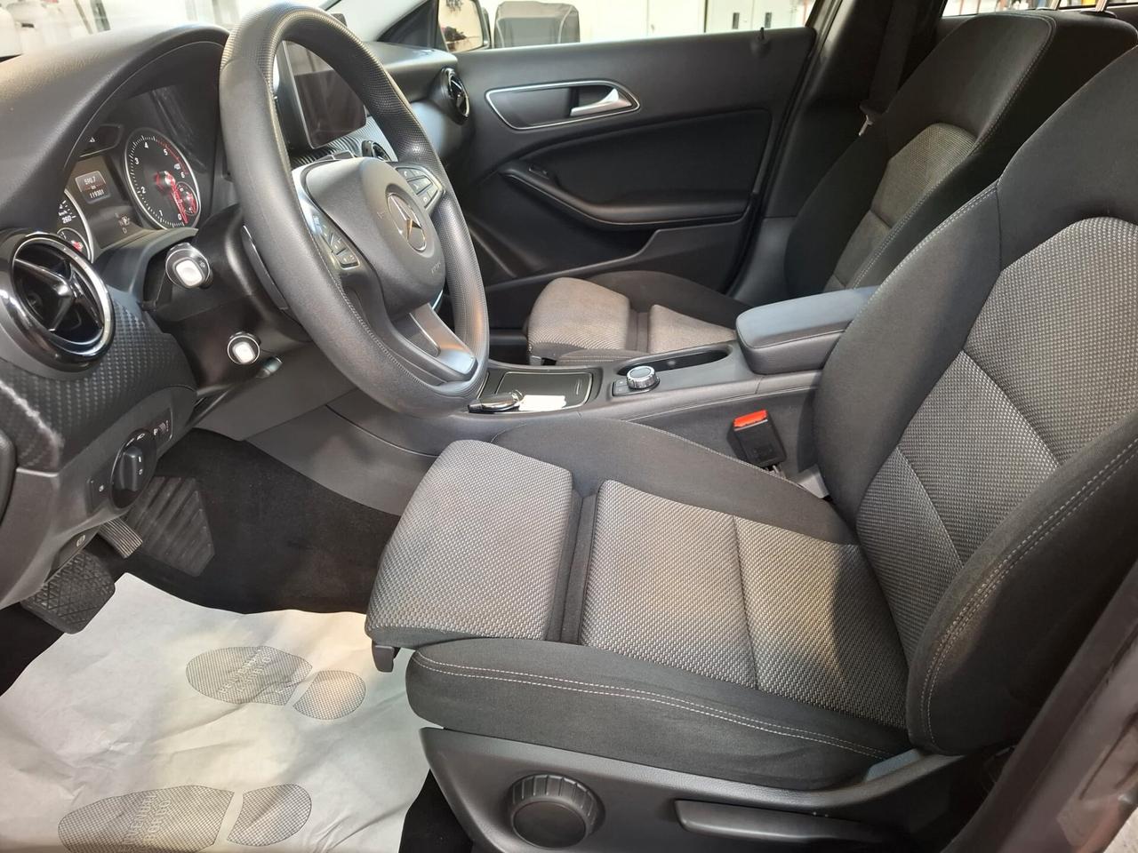 Mercedes-benz GLA 180 d Automatic Premium full optional