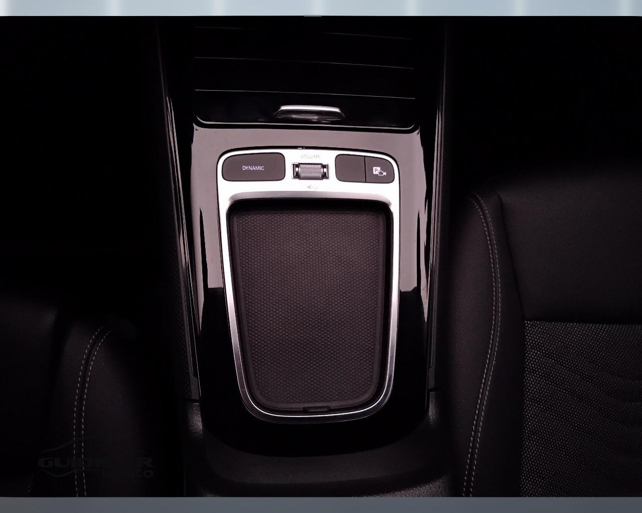 Mercedes-Benz GLA-H247 2023 - GLA 180 d Advanced auto