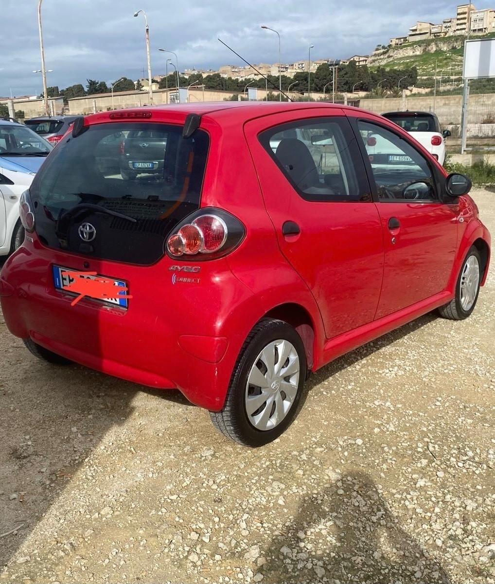 Toyota Aygo 1.0 12V VVT-i 5 porte con navigatore 2013