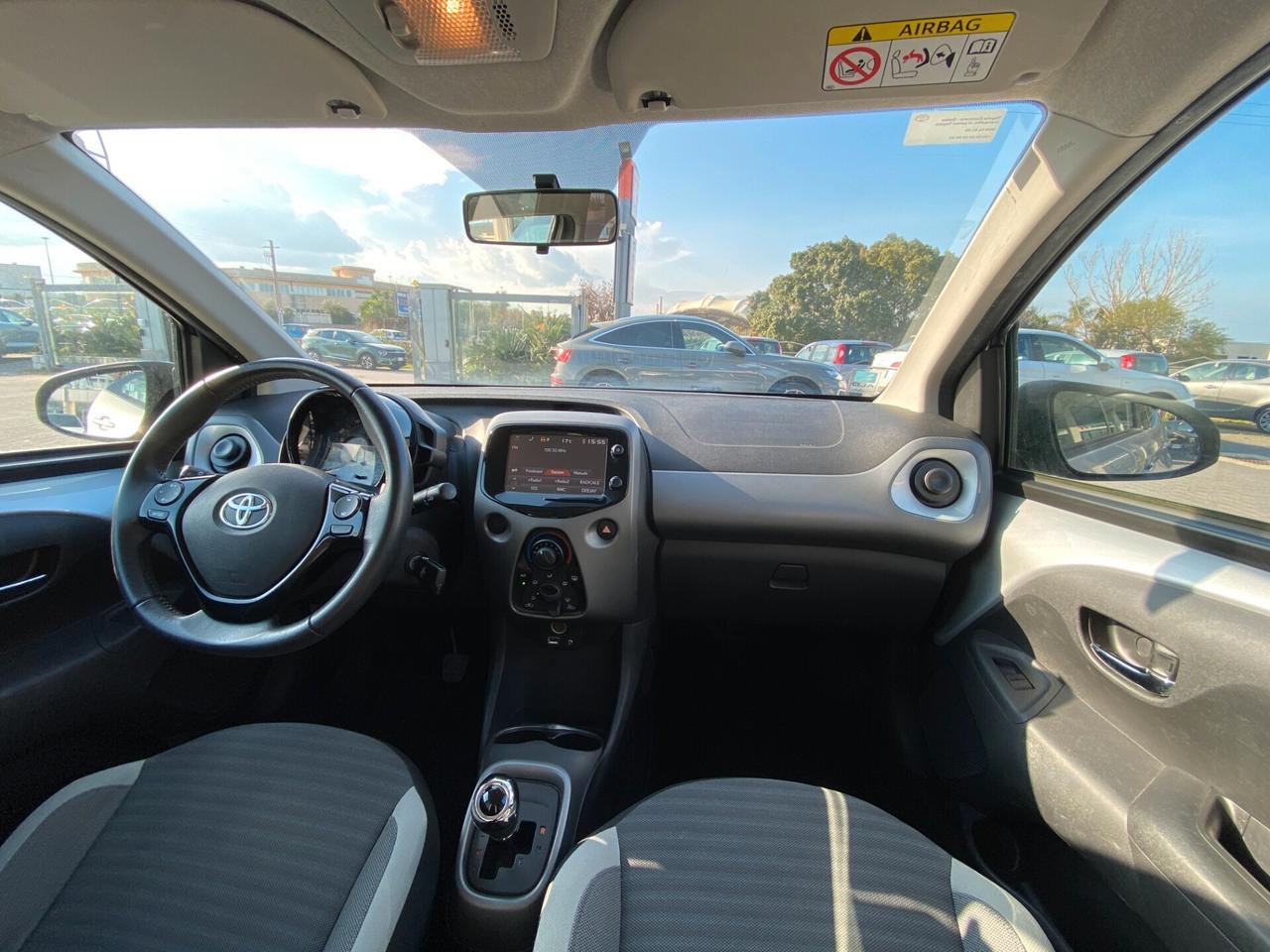 Toyota Aygo 1.0 x-business 72cv automatica