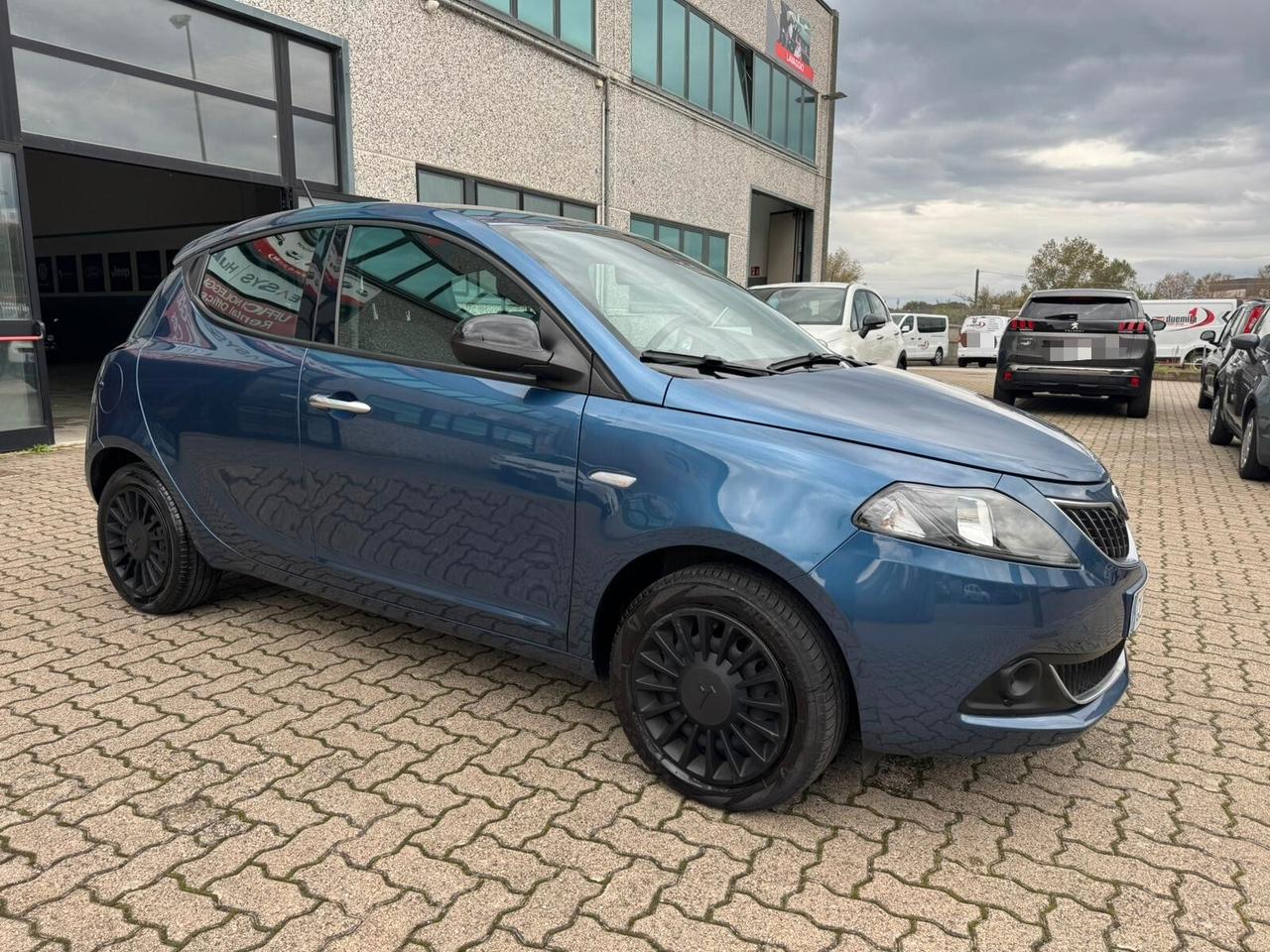 Lancia Ypsilon 1.0 FireFly 5 porte S&S Hybrid Ecochic Gold