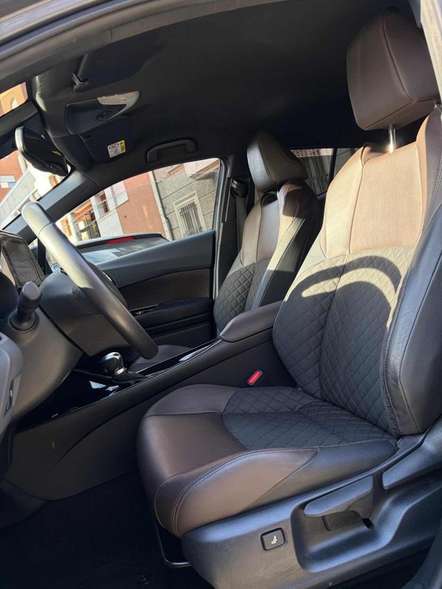 TOYOTA C-HR 1.8 Hybrid E-CVT Lounge