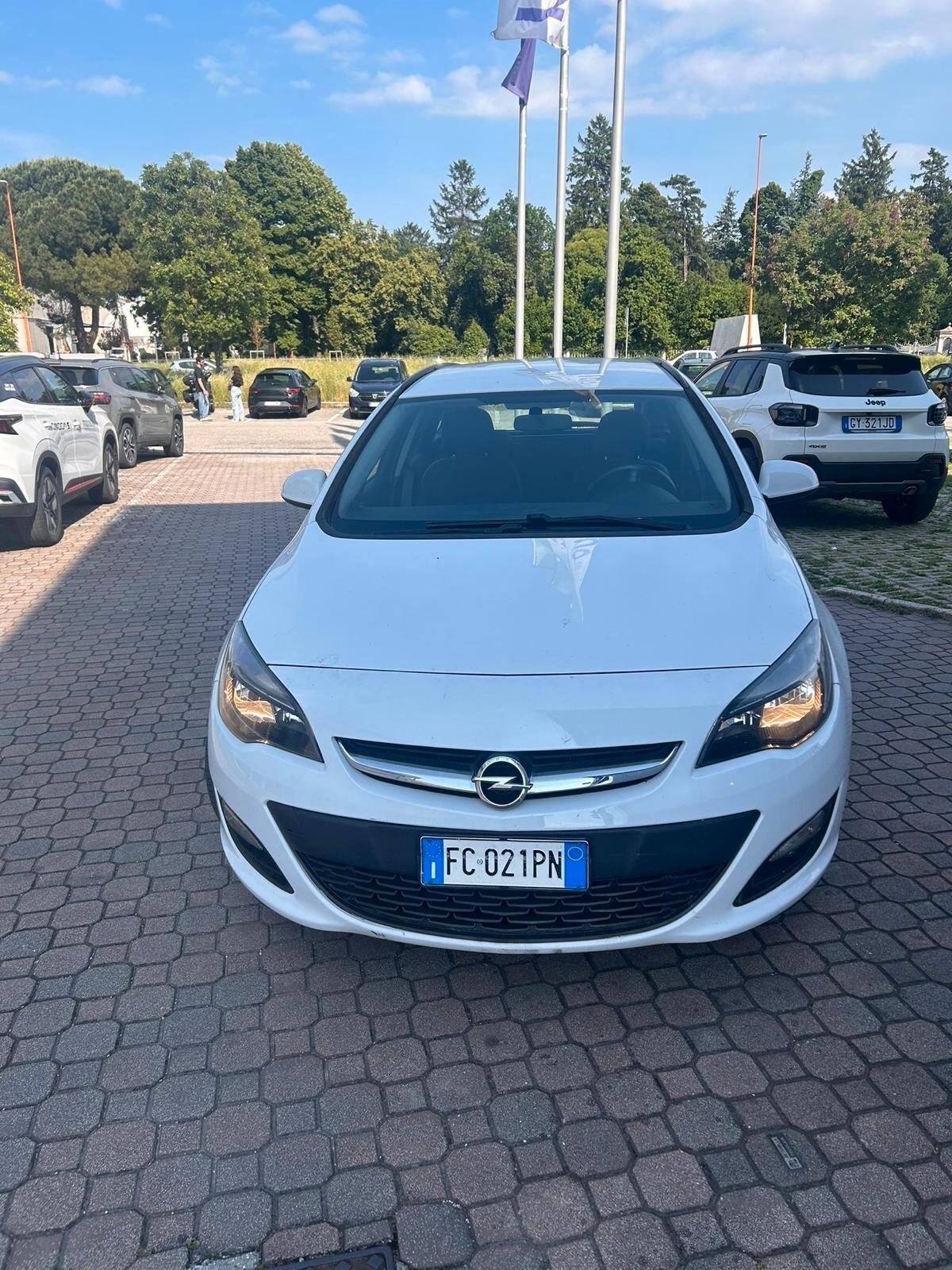 Opel Astra 1.4 Turbo 140CV Sports Tourer GPL Tech Elective