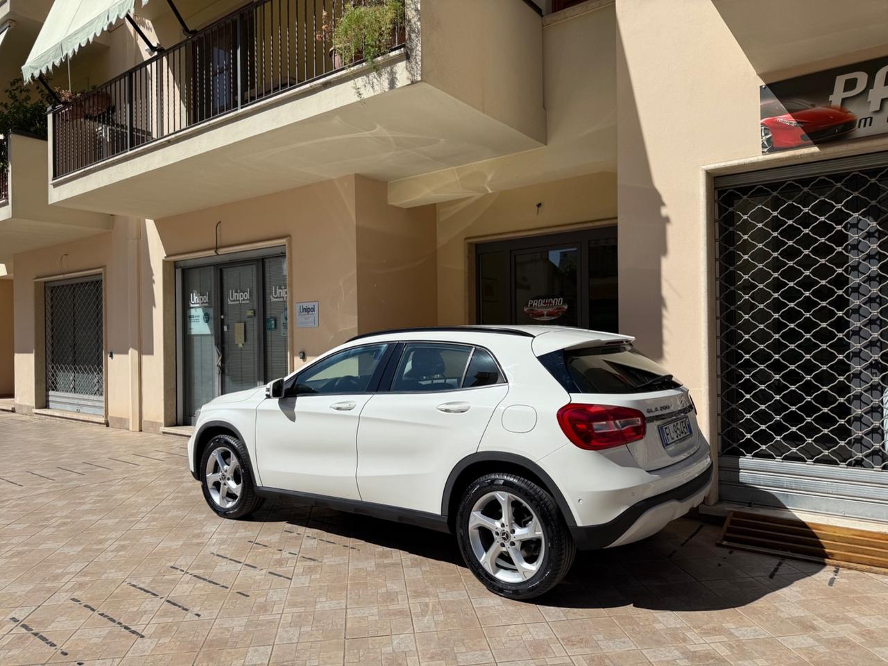 Mercedes-benz GLA 200 d Automatic Business