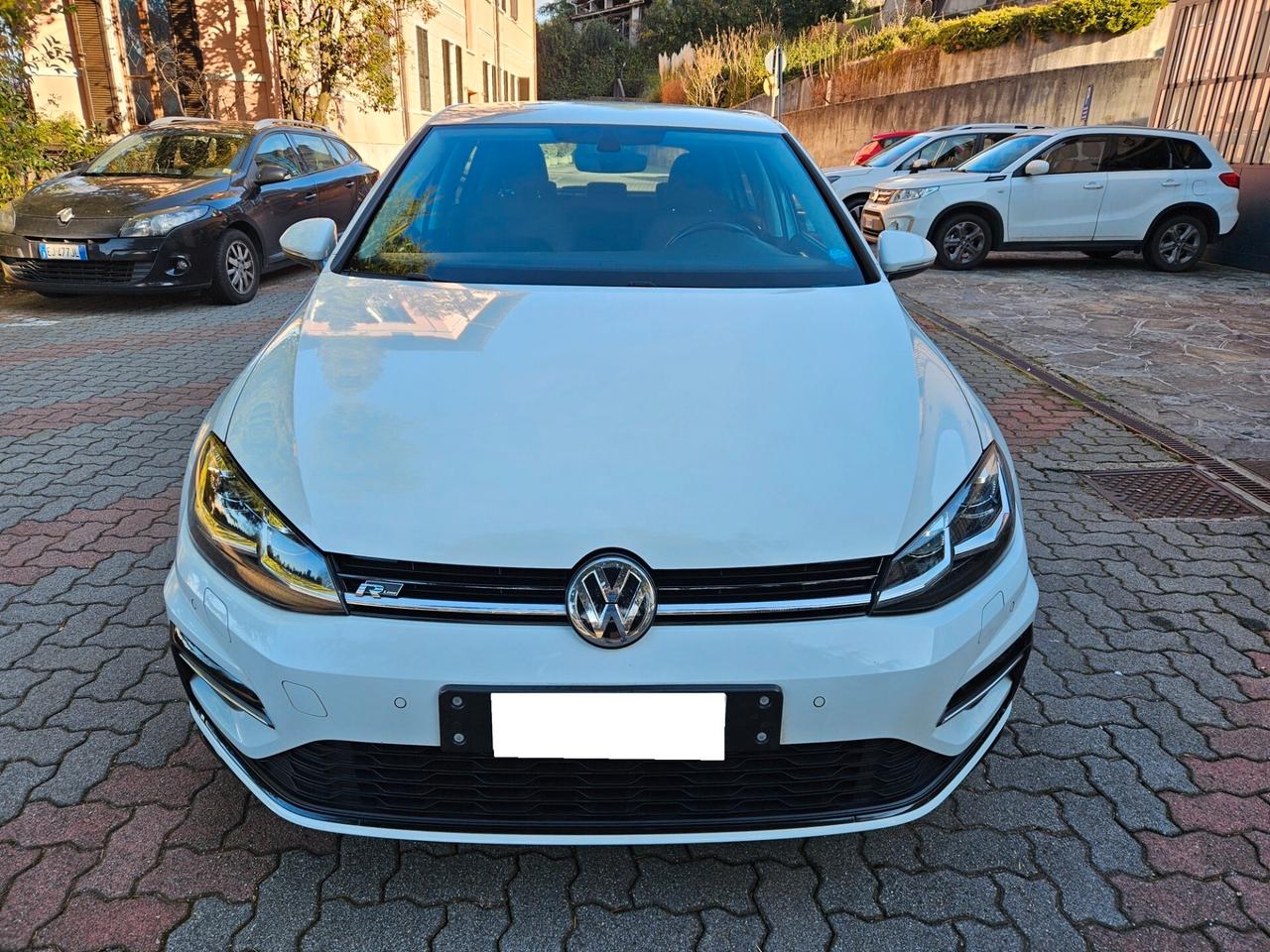 Volkswagen Golf 1.5 TSI DSG 5p. R-LINE