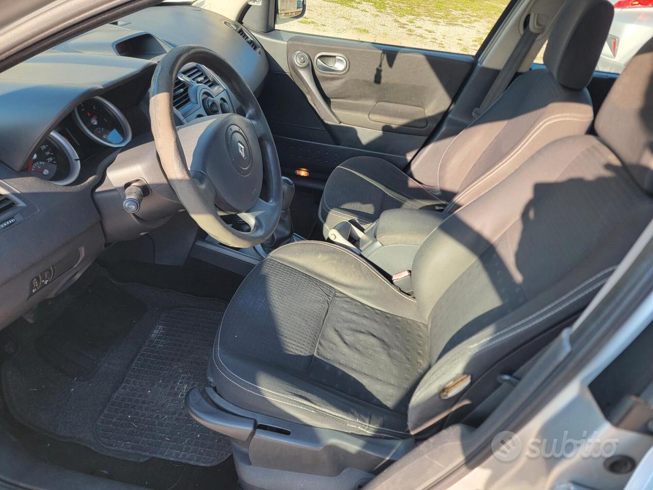 Renault Megane Mgane 1.5 dCi/85CV Grandtour Confo