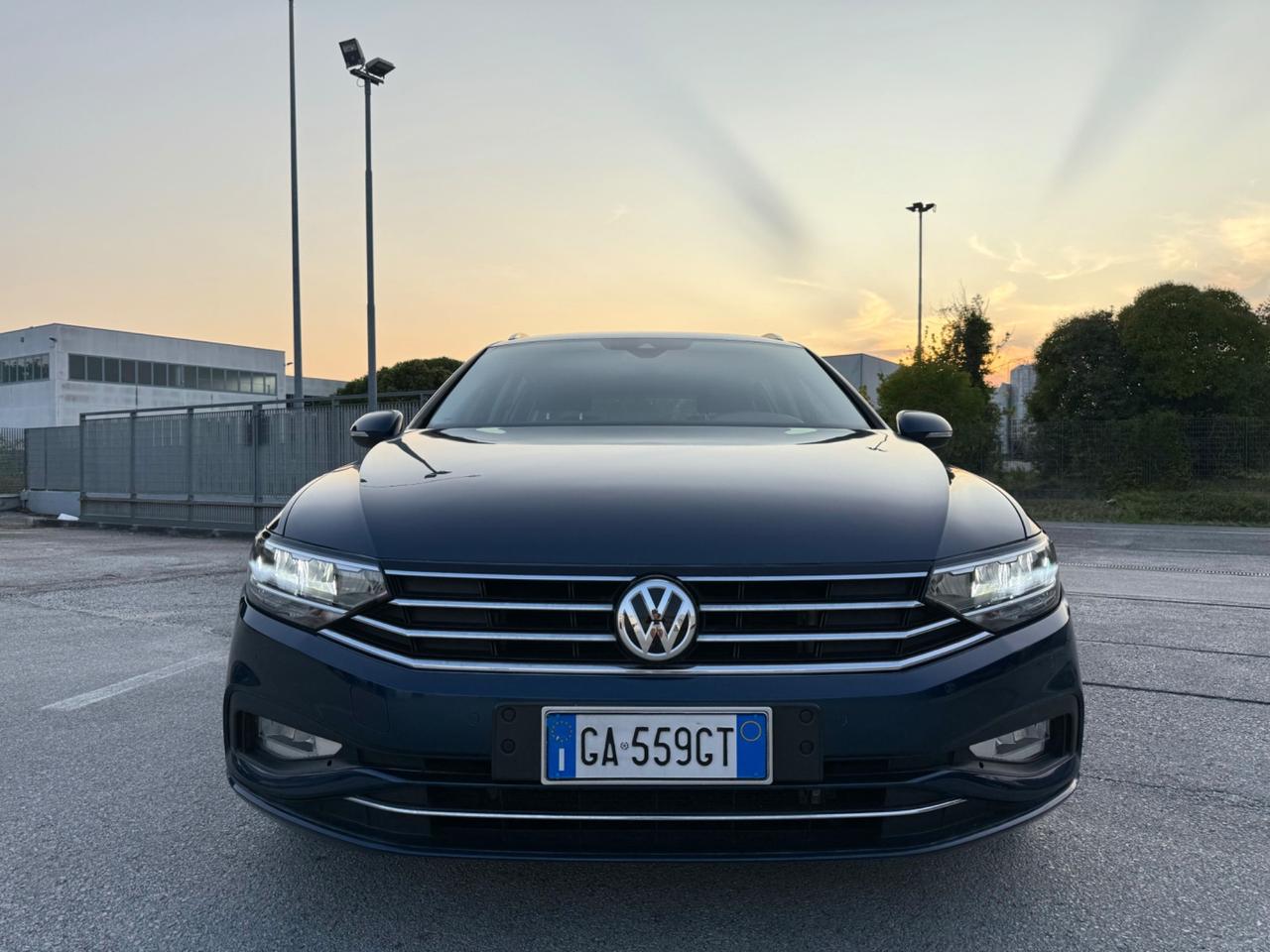 VOLKSWAGEN PASSAT 1.6 Tdi EVO Dsg - Led Navi