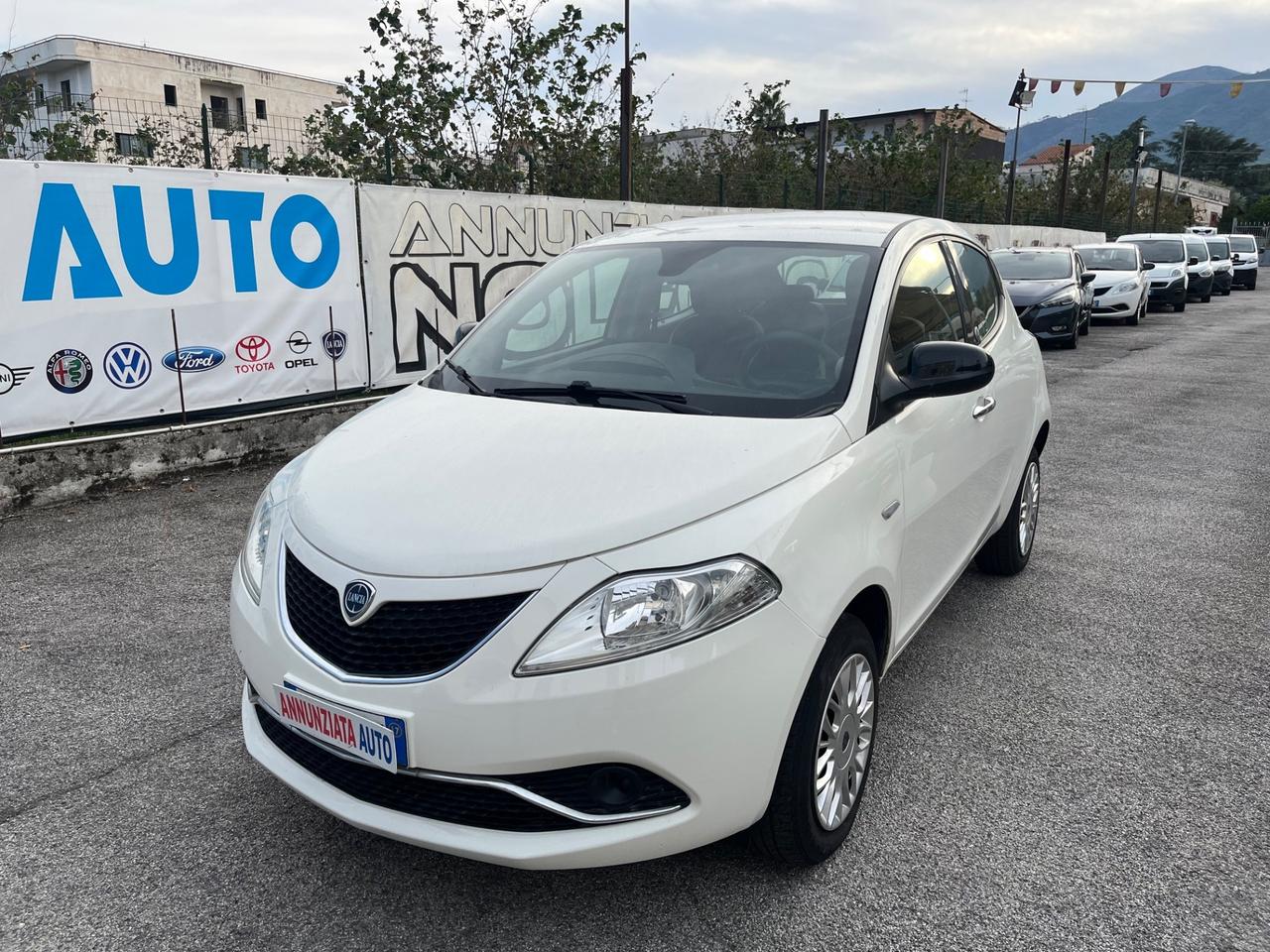 Lancia Ypsilon 0.9 TwinAir 85 CV Ecochic Gold