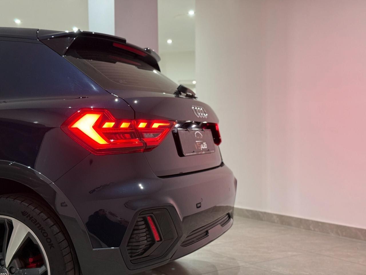 Audi A1 citycarver 30 TFSI S tronic Identity Contrast