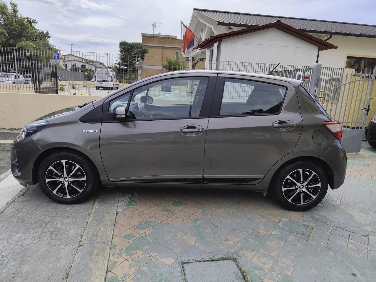 Toyota Yaris 1.5 Hybrid 5 porte Active