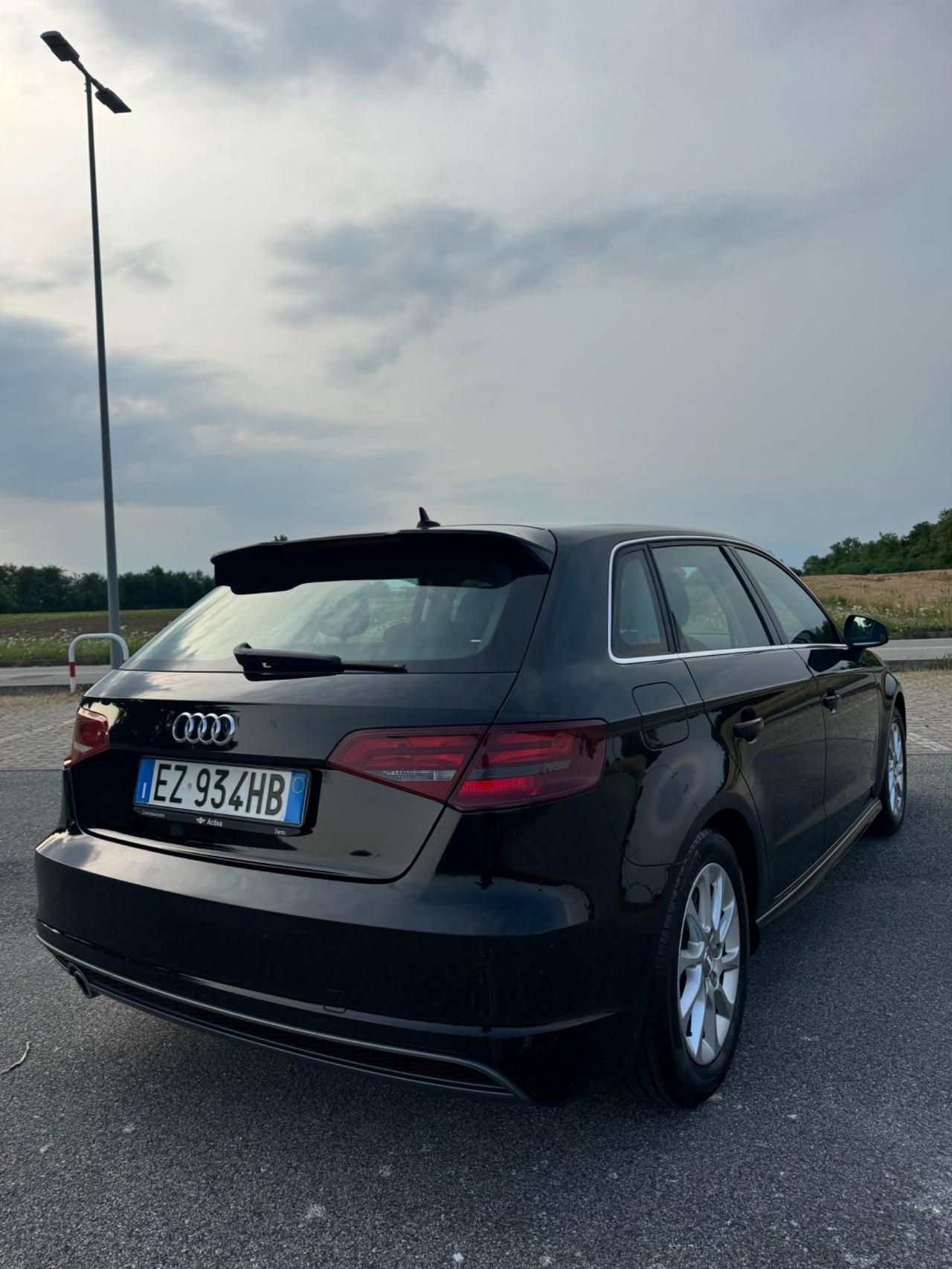 Audi A3 1.6 TDI clean diesel S tronic Ambition
