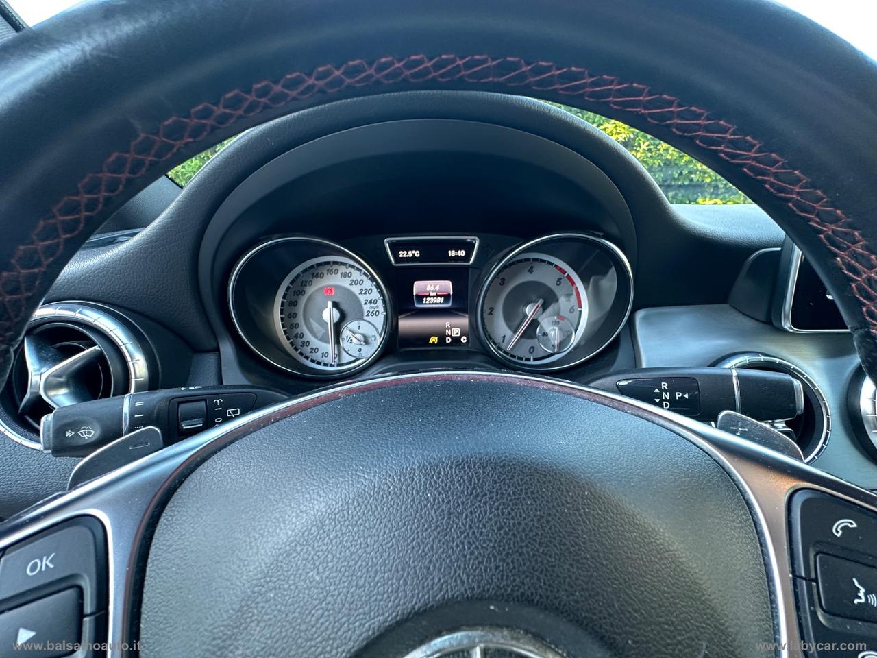 MERCEDES-BENZ CLA 200 d Premium