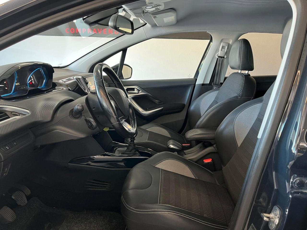 Peugeot 2008 BlueHDi 100 S&S Black Matt