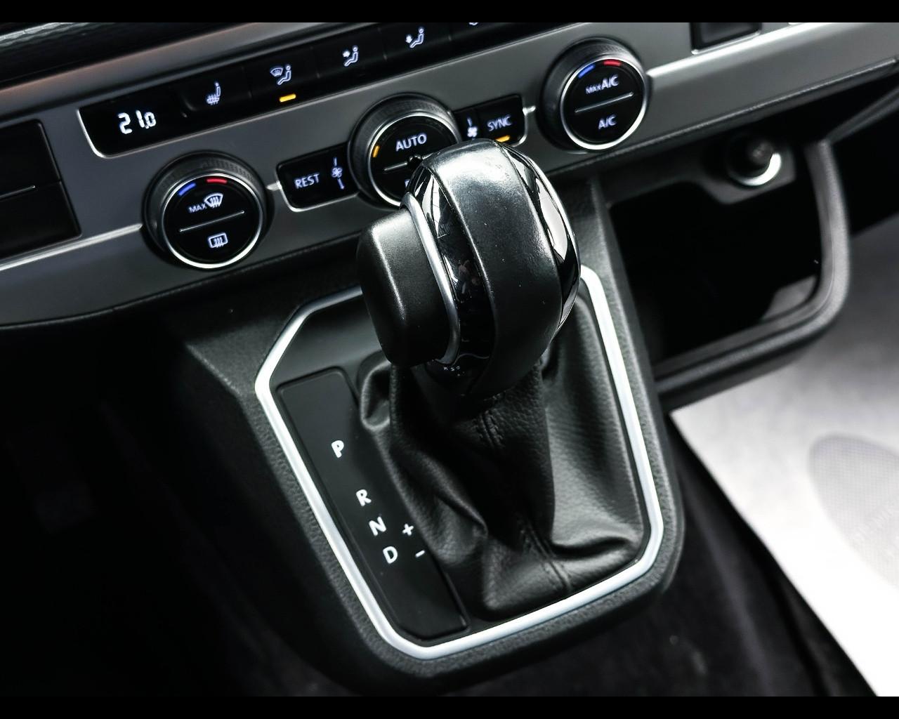 VOLKSWAGEN California 2.0 TDI 150CV Beach Camper Edition