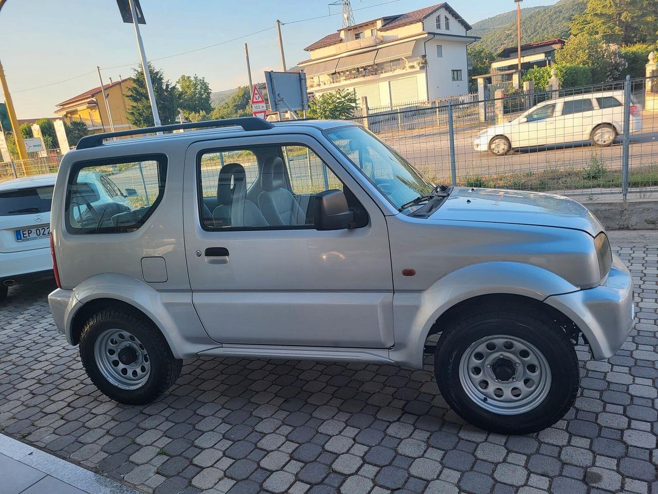 Suzuki Jimny 1.3 i 16V 4X4 RIDOTTE * DISTRIBUZIONE A CATENA *