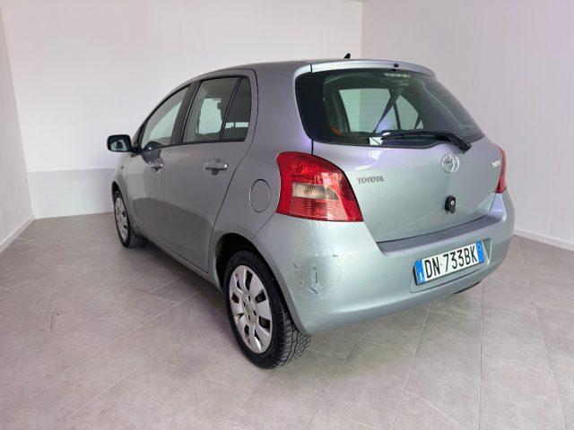 TOYOTA Yaris 1.0 5 porte Sol