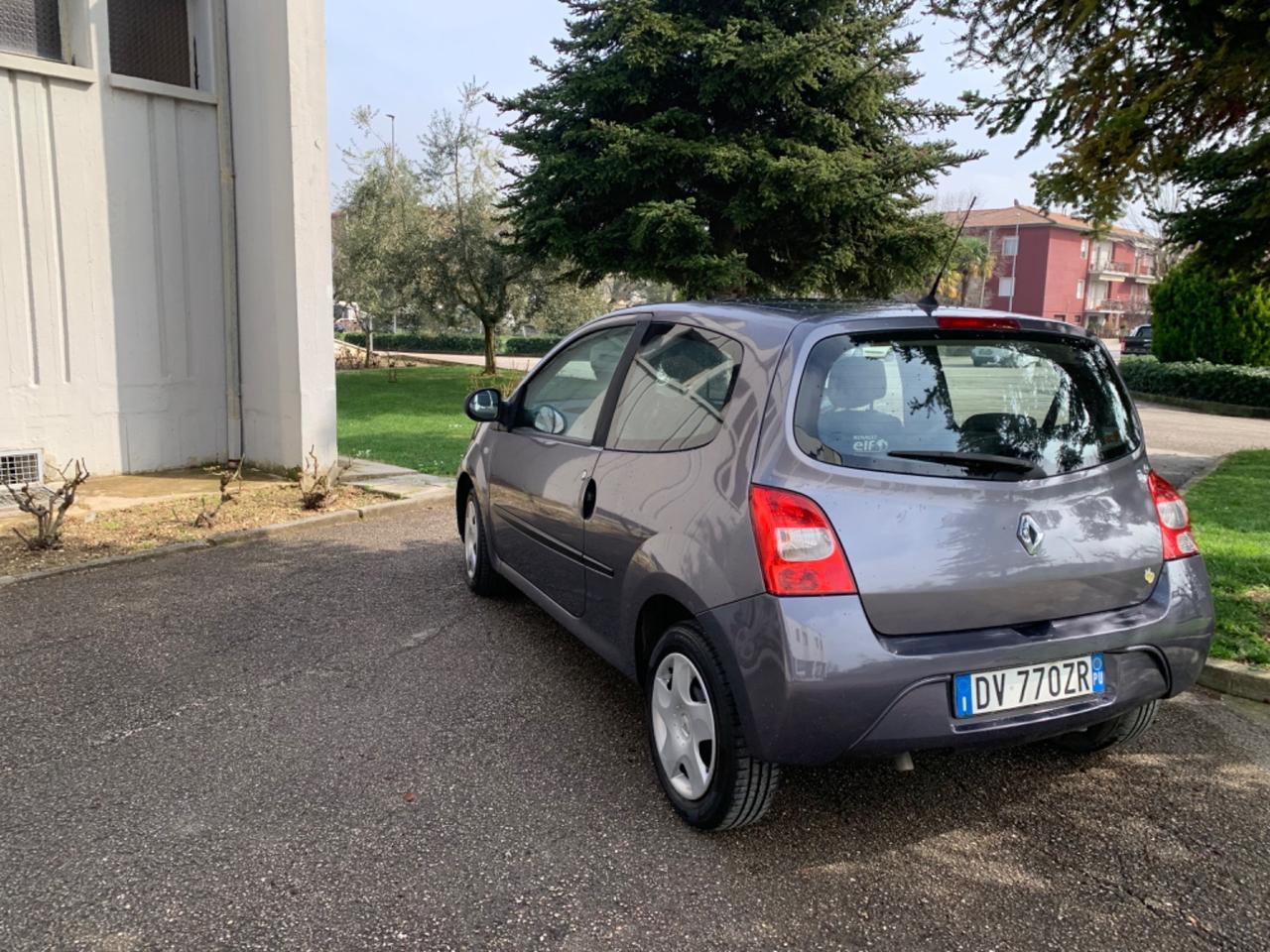 Utilitaria 1.2 benzina neopatentati