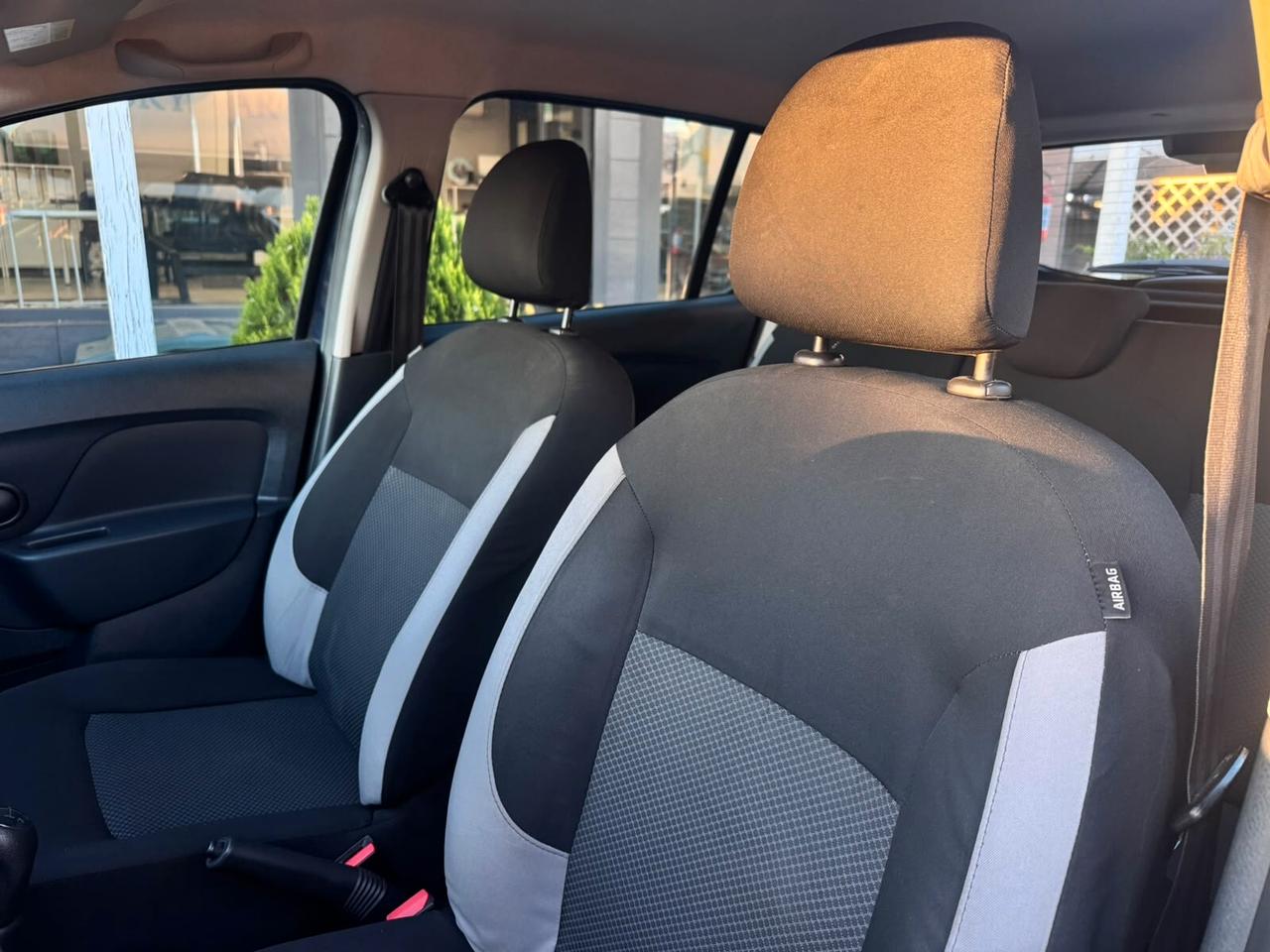 Dacia Sandero 1.2 75CV