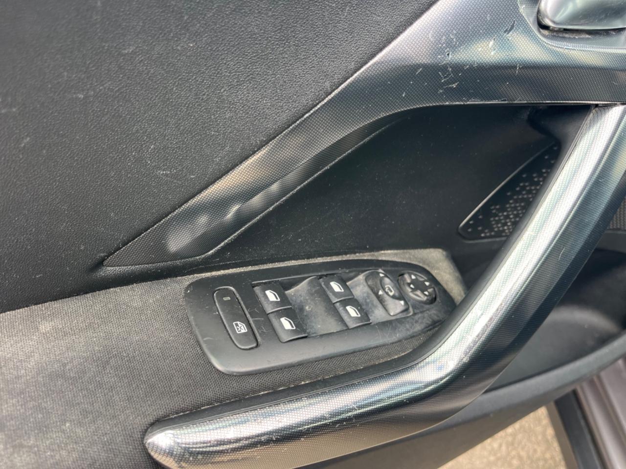 Peugeot 2008 1.6 e-HDi 92 CV Stop&Start Urban Cross