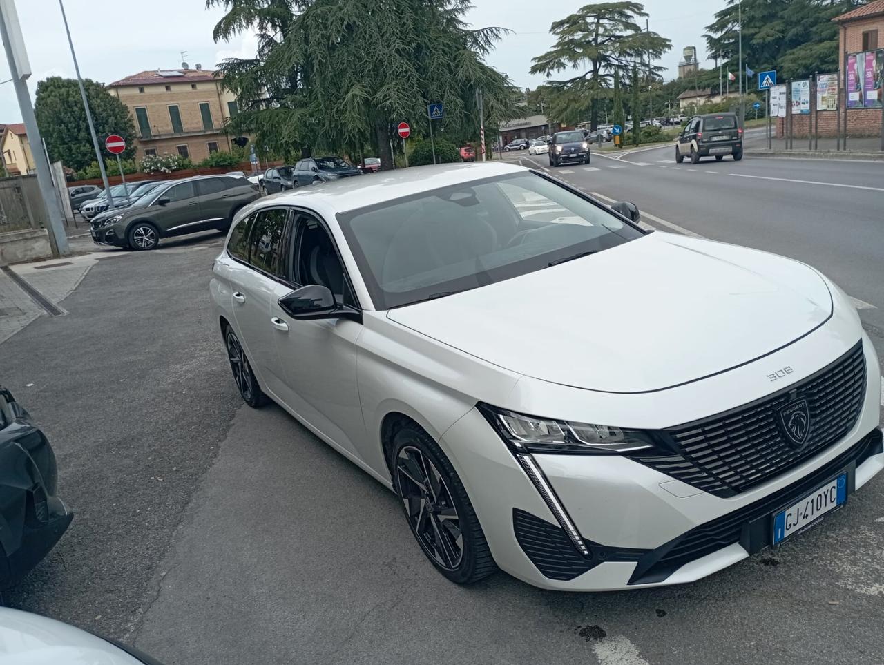 Peugeot 308 Allure PureTech 130 CV – 2022 | 66.000 km | €17.000