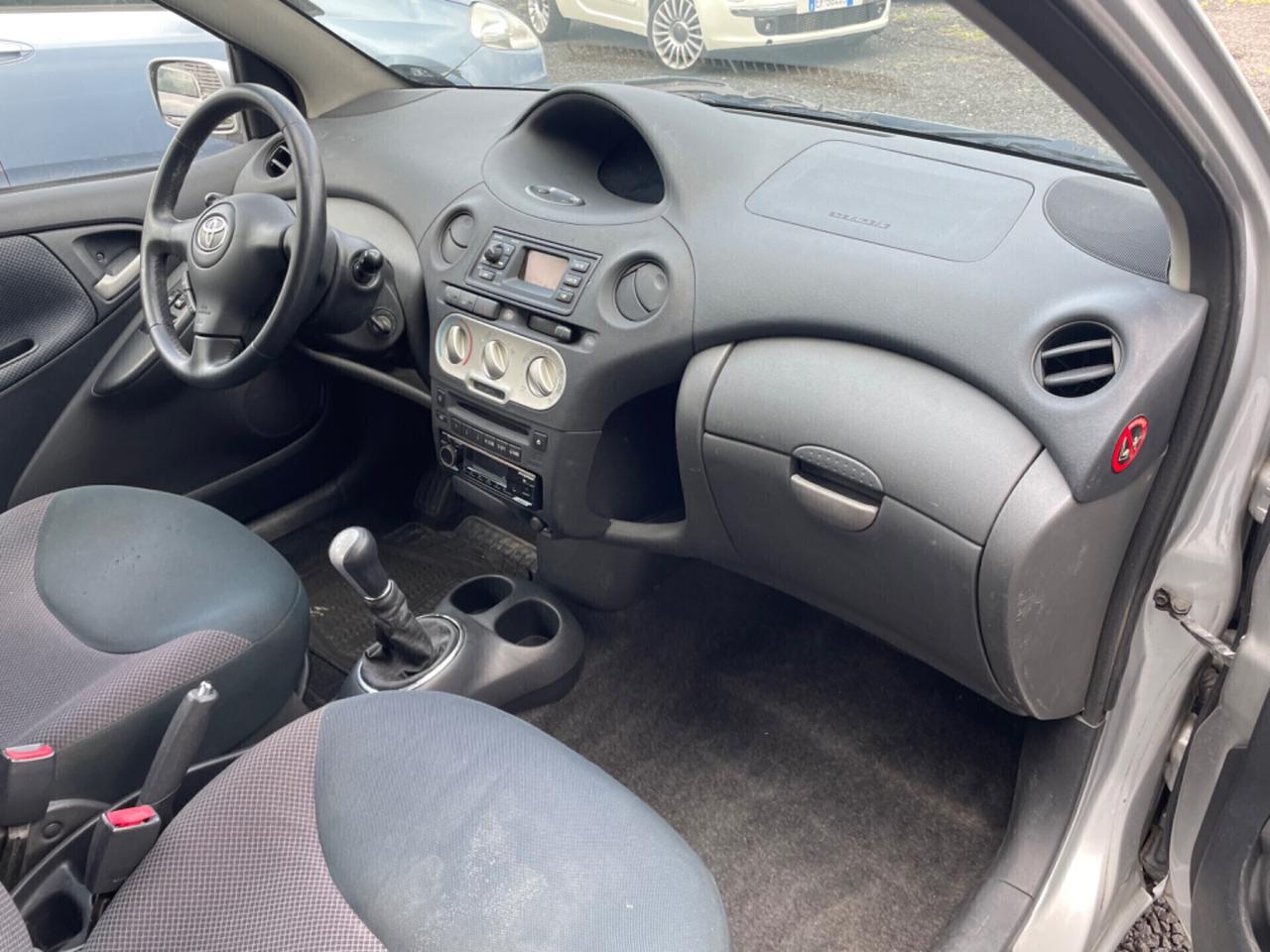 Toyota Yaris 1.4 tdi D-4D cat 5 porte Sol