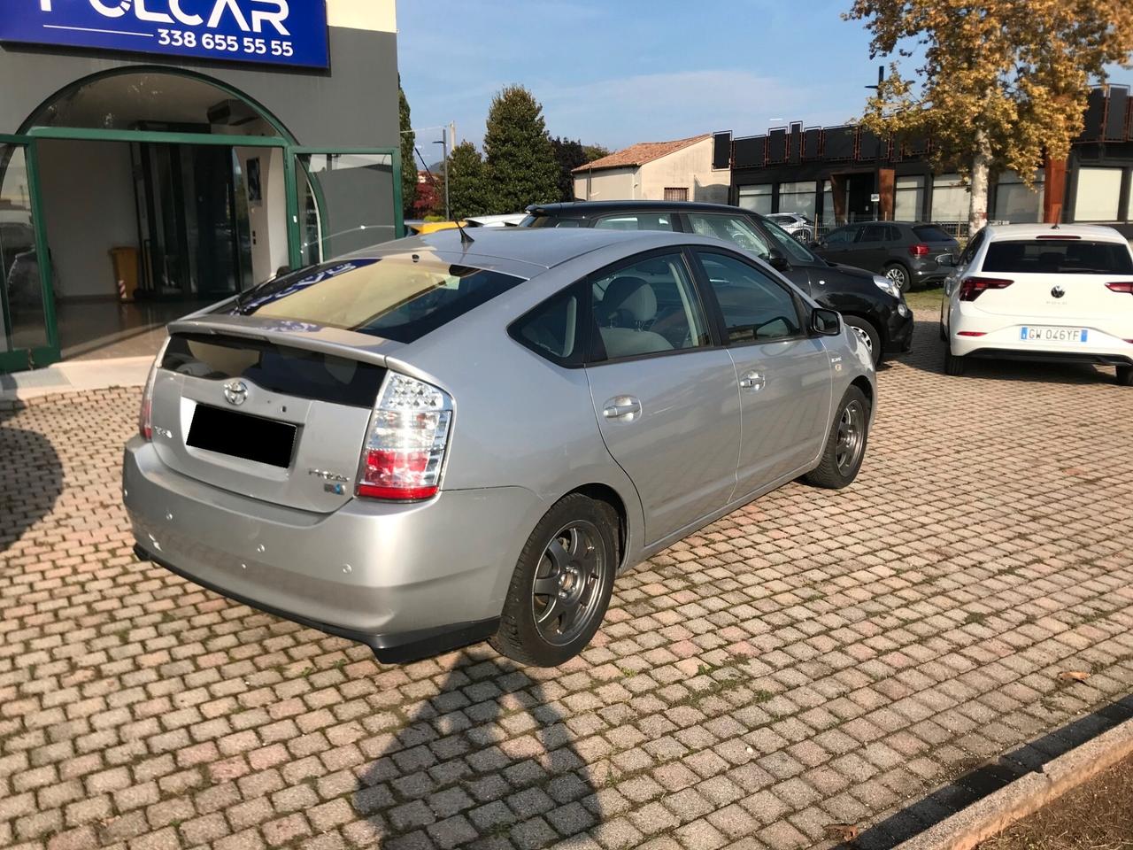 Toyota Prius 1.5 ibrida 78cv