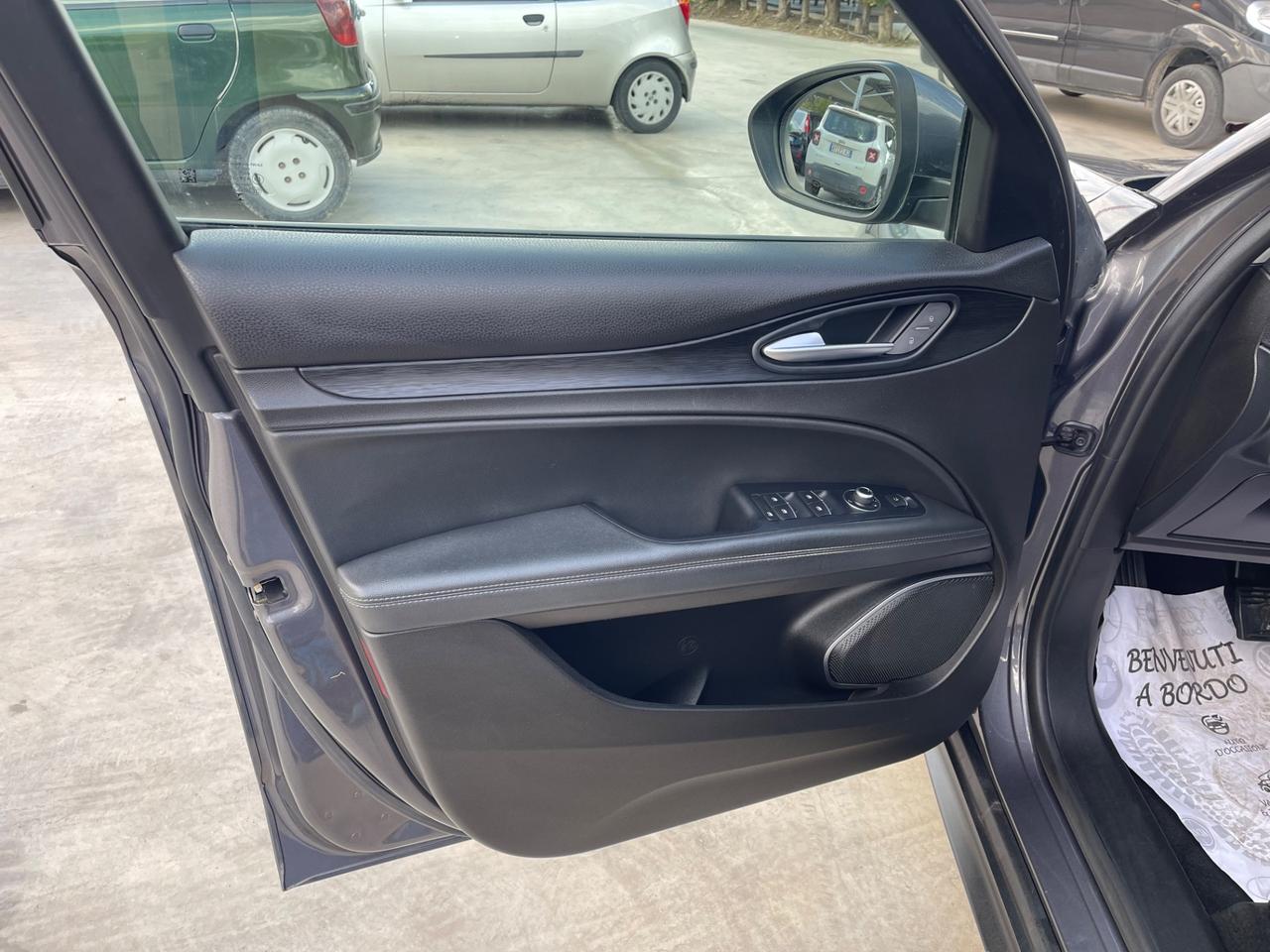 Alfa Romeo Stelvio 2.2 Turbodiesel 180 CV AT8 Q4 Business