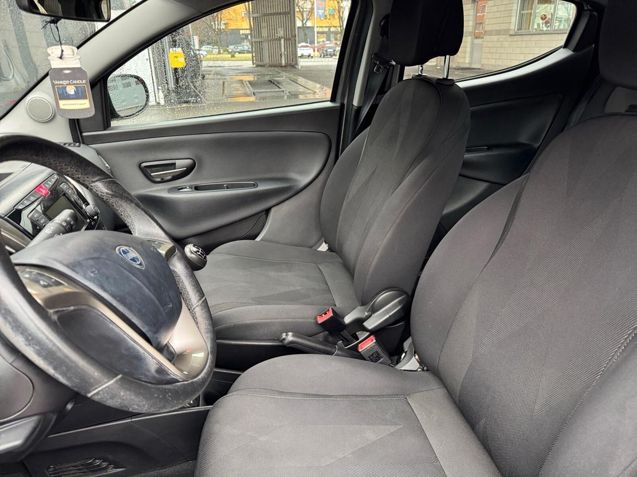 Lancia Ypsilon 1.2 69 CV 5 porte S&S Gold