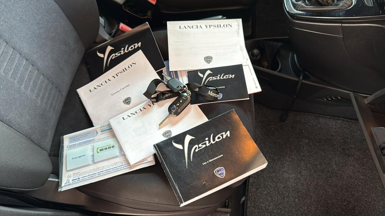 Lancia Ypsilon 1.2 69 CV 5 porte GPL Ecochic Silver
