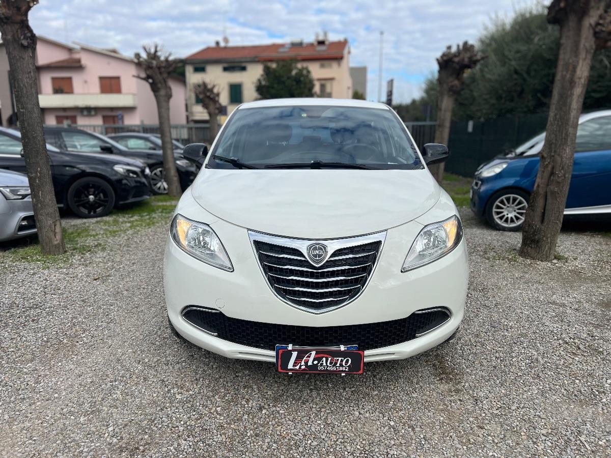 LANCIA - Ypsilon - 1.2 69 CV 5 porte Silver
