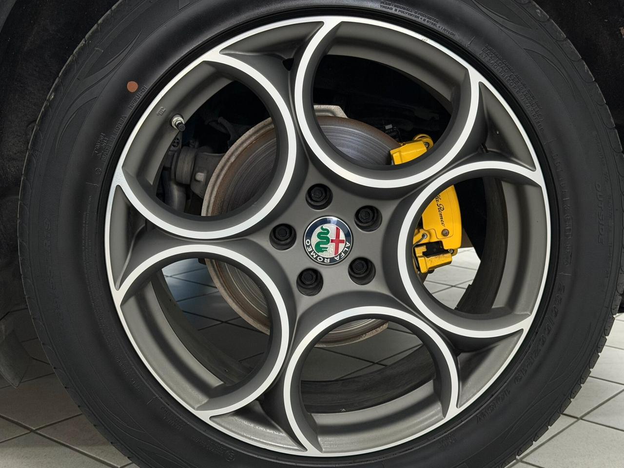 Alfa Romeo Stelvio 2.2 TD 160 CV EXECUTIVE TETTO PELLE 19" RETROCAMERA