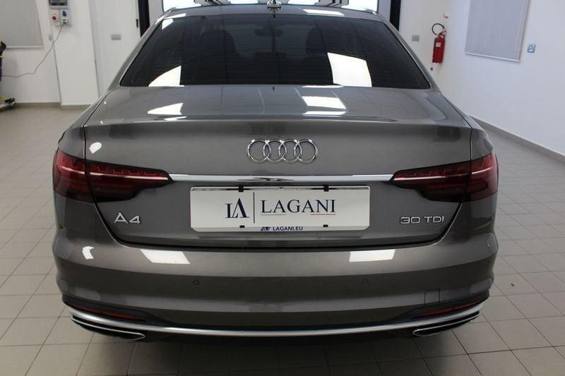 Audi A4 30 TDI Business Advanced