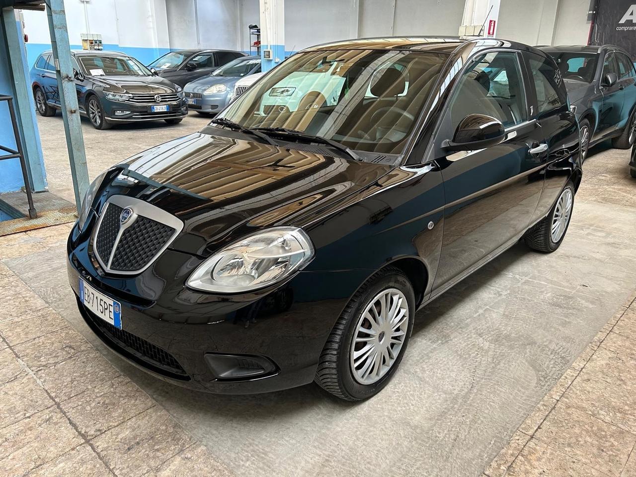 Lancia Ypsilon 1.2 Argento