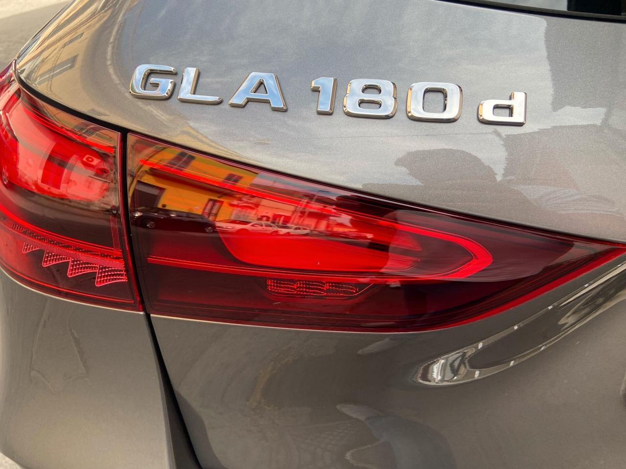 Mercedes-benz GLA 180 d Automatic AMG Line Advanced Plus