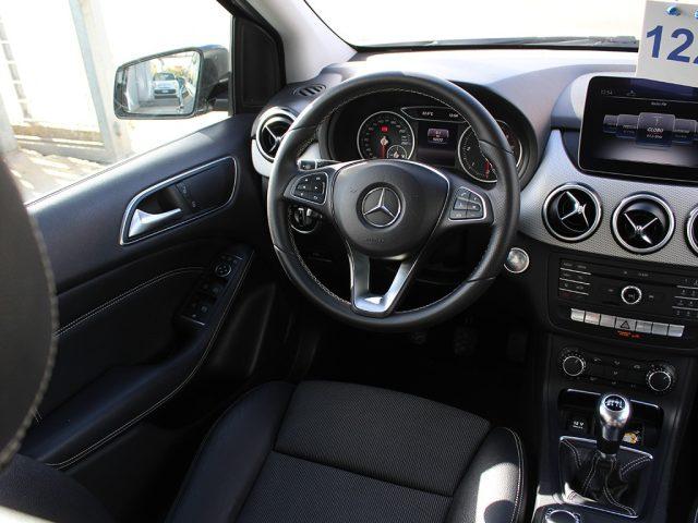 MERCEDES-BENZ B 180 D SPORT TECH