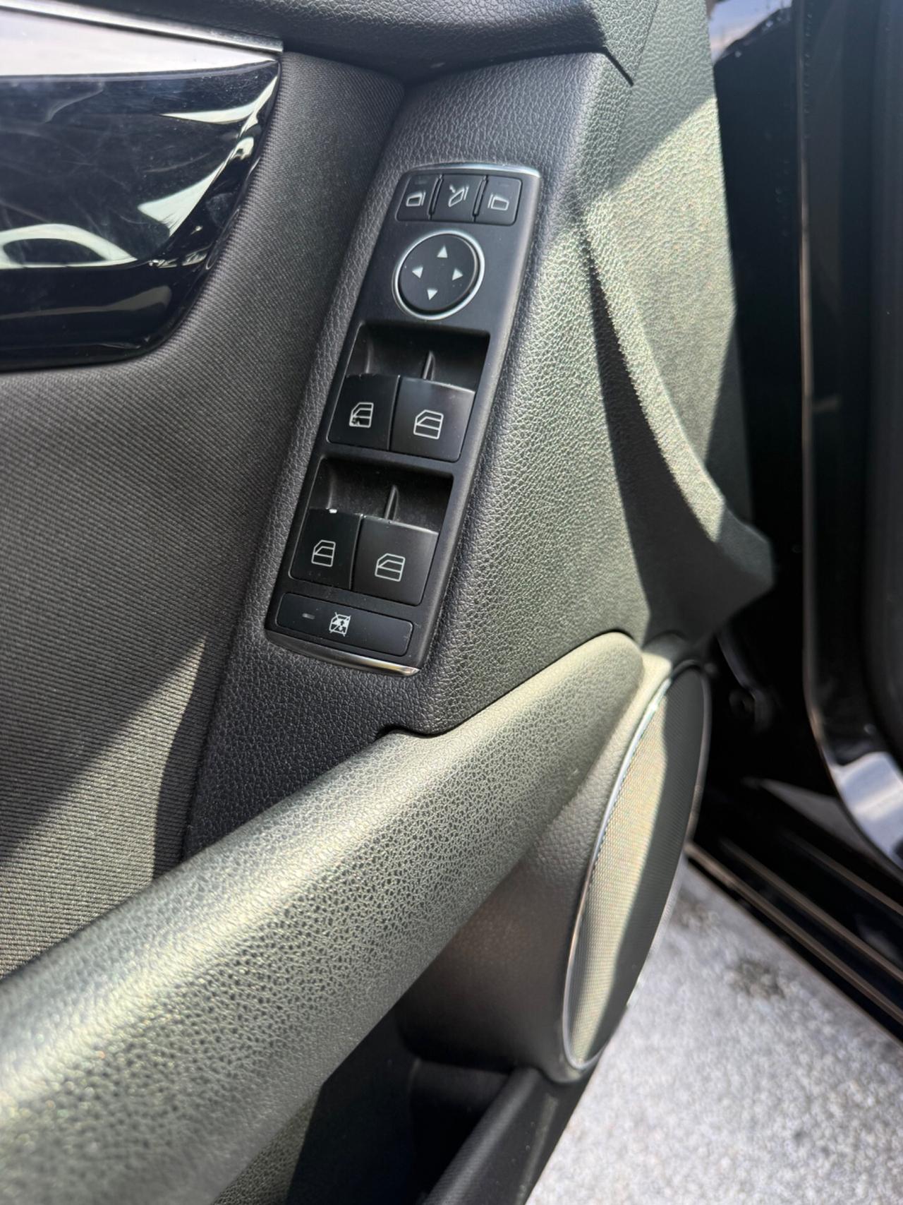 Mercedes classe C 180 CGi 127 milaKM uniproprietario