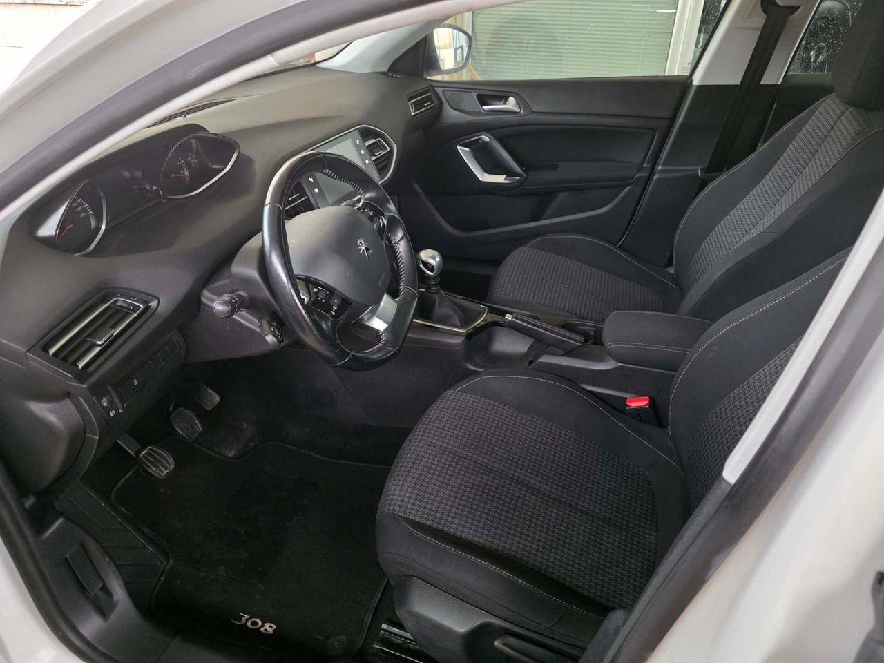 Peugeot 308 BlueHDi 130 S&S Business